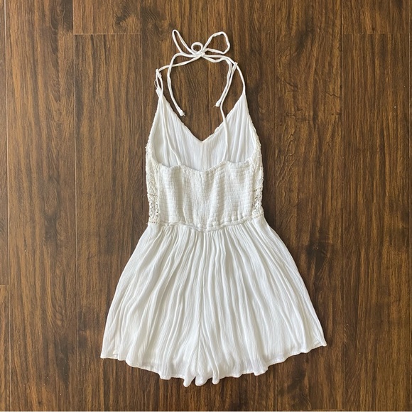 Crochet Bodice Tied Halter Romper - Picture 4 of 7